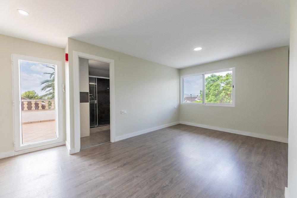 Property 2443 - Image 40